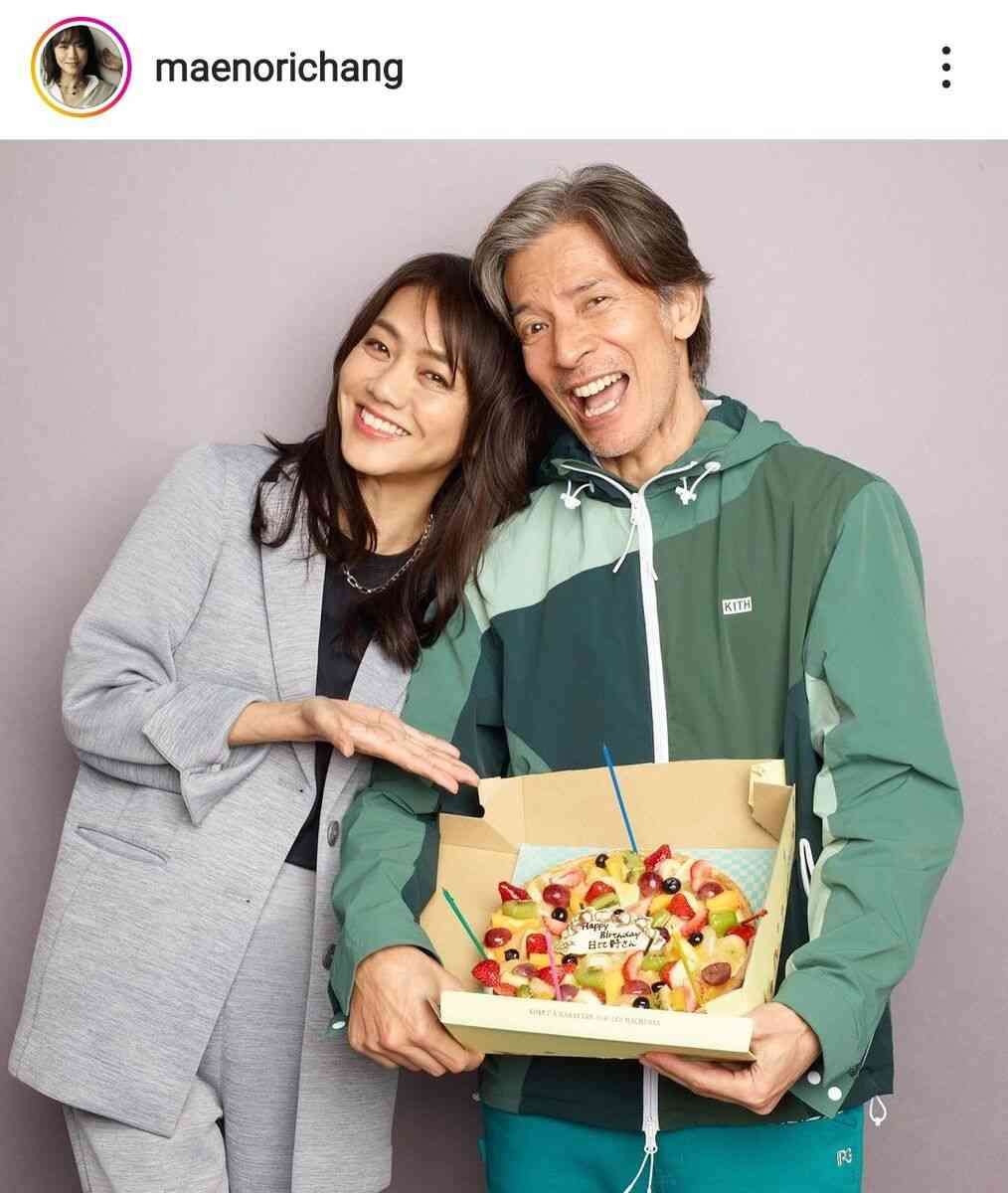 56歳・前田典子、イケメン夫の61歳を祝う夫婦ショット「ため息出ちゃうくらい素敵」「かっこいい」