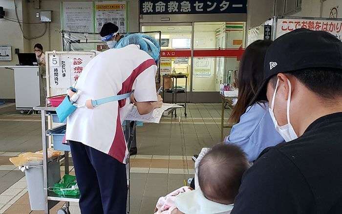 診察まで5時間待ちも…沖縄の救急外来、パンク寸前　高止まりのコロナ感染　医療関係者「連休持ちこたえられるか」（琉球新報） - Yahoo!ニュース