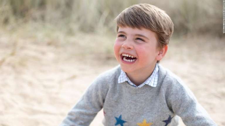 CNN.co.jp : 英ルイ王子が４歳に、ウィリアム王子夫妻が写真公開