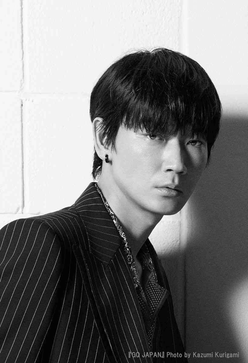 綾野剛、7月期TBS日曜劇場で主演…元サッカー日本代表役に「気持ちがたかぶりました」