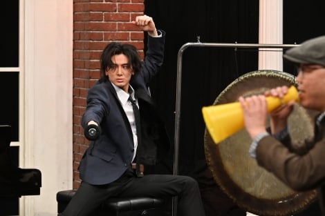 藤井風、初冠番組のオリジナルコンテンツ&楽曲がTELASAで配信 ジョイマンのネタをカバーした未公開映像も