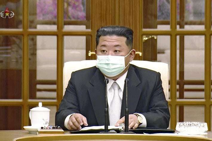 北朝鮮全土でコロナ急拡大か、３５万人発熱・６人死亡…金正恩氏がロックダウン指示 : 読売新聞オンライン