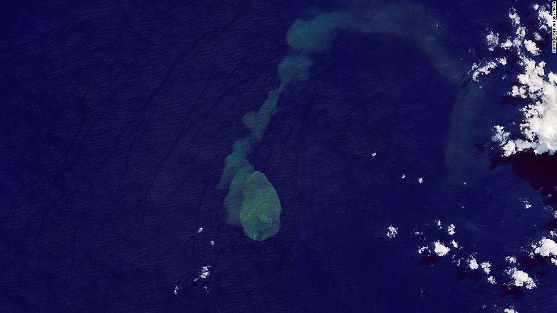 サメが生息する海底火山が噴火、ＮＡＳＡが衛星画像公開（CNN.co.jp） - Yahoo!ニュース