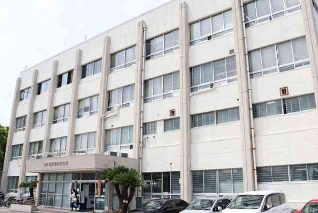 歩いていた女性の上半身を両手で触る　強制わいせつ容疑で男逮捕　尼崎南署｜事件・事故｜神戸新聞NEXT
