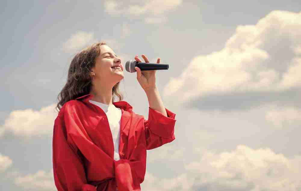 讃美歌は沈んだ人の心に力を与え、どんなに打ちひしがれていた人でも立ち上がらせることができる（十二弟子・KAWATAさんの証）  |  RAPT理論+α