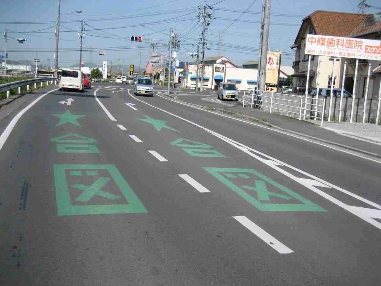 「止まれ」ではなく「トマト」の表示が道路に…“事故につながる危険も”　広島市