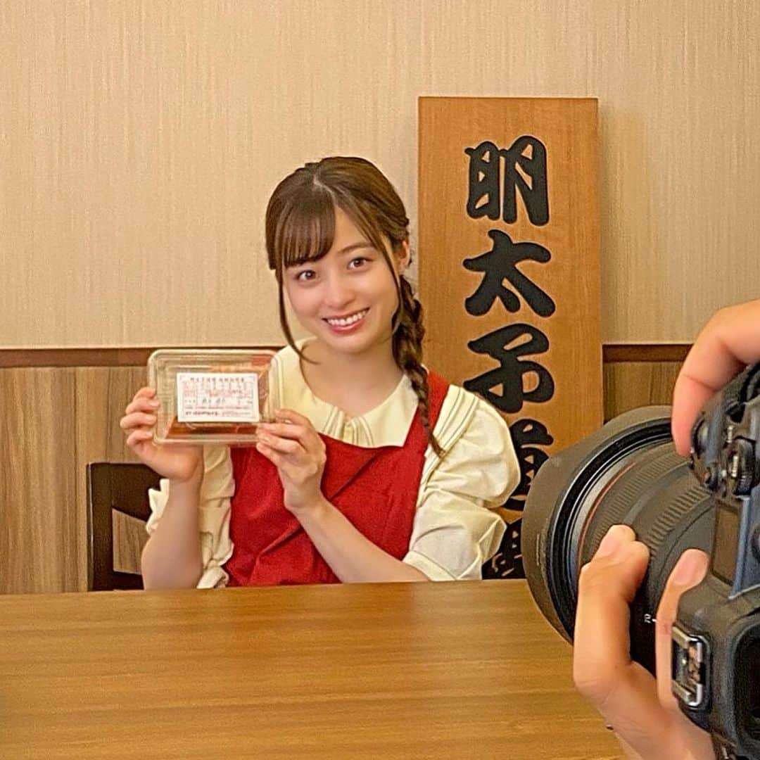 橋本環奈、三つ編みで明太子作りのオフショット! 「表情豊かで可愛いです!」