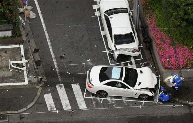 車暴走、歩道の女性死亡　パトカー追跡中、運転の女を逮捕 - 読んで見フォト - 産経フォト