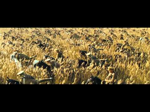 映画『戦火の馬』予告編 - YouTube