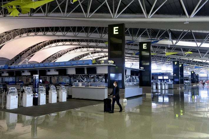 関西空港の従業員、コロナ禍前より５千人超の減少…特に目立つ若手の非正規社員 : 読売新聞オンライン