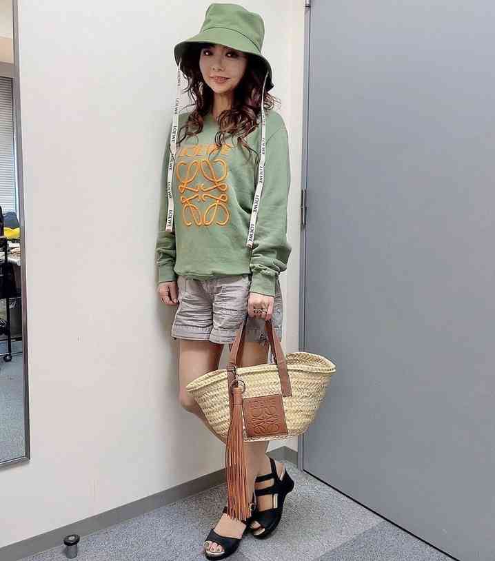 ハイヒールモモコ　ブランド物は家族全員で共有「5で割ったら安いなぁと言いながら着てる。高いけど…笑」