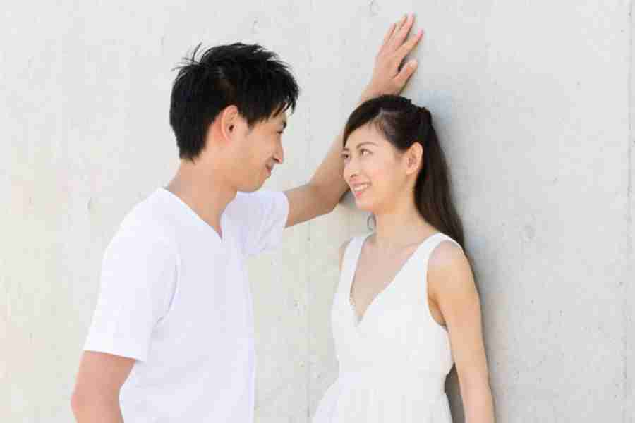 恋愛「壁ドン」、独身女性の見解を徹底調査　「威圧感」「イケメンに限る」賛否さまざま | ENCOUNT