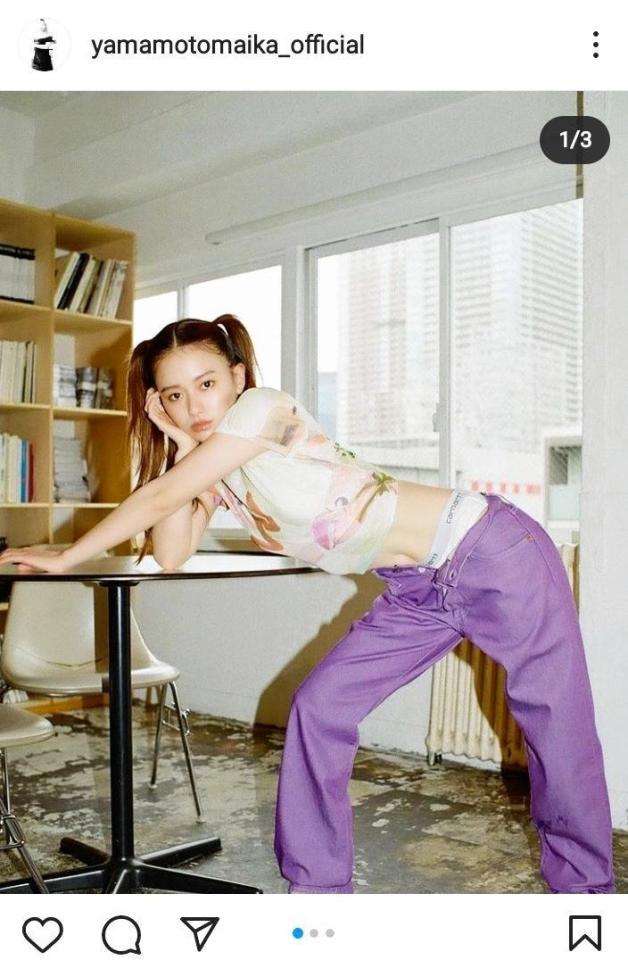 山本舞香 Tシャツまくり超美くびれ披露「腹筋どうなってる」「その腹筋に憧れる」と反響