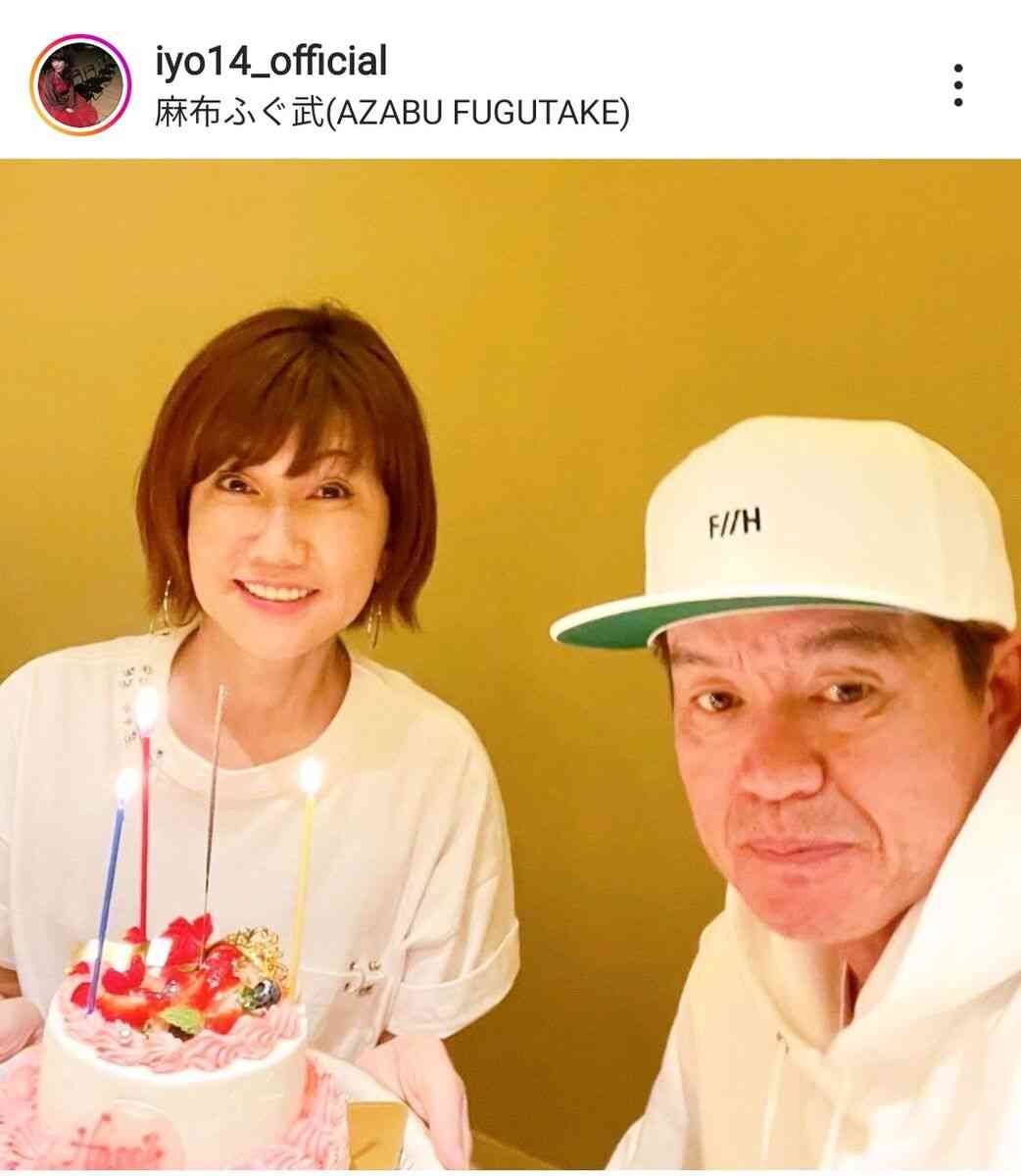 松本伊代、イケメン息子2人を顔出し!57歳誕生日を家族で祝う…夫・ヒロミとラブラブ撮も