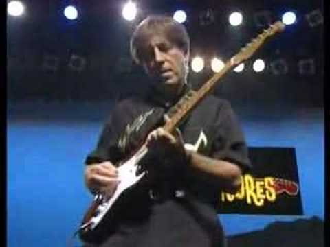 ベンチャーズ　ダイヤモンド・ヘッド～パイプライン - YouTube