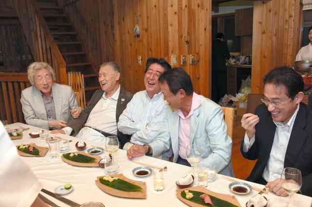 4630万円で大騒ぎしてる場合かッ！ぬくぬく国会議員のすさまじい「公金ムダ使い」