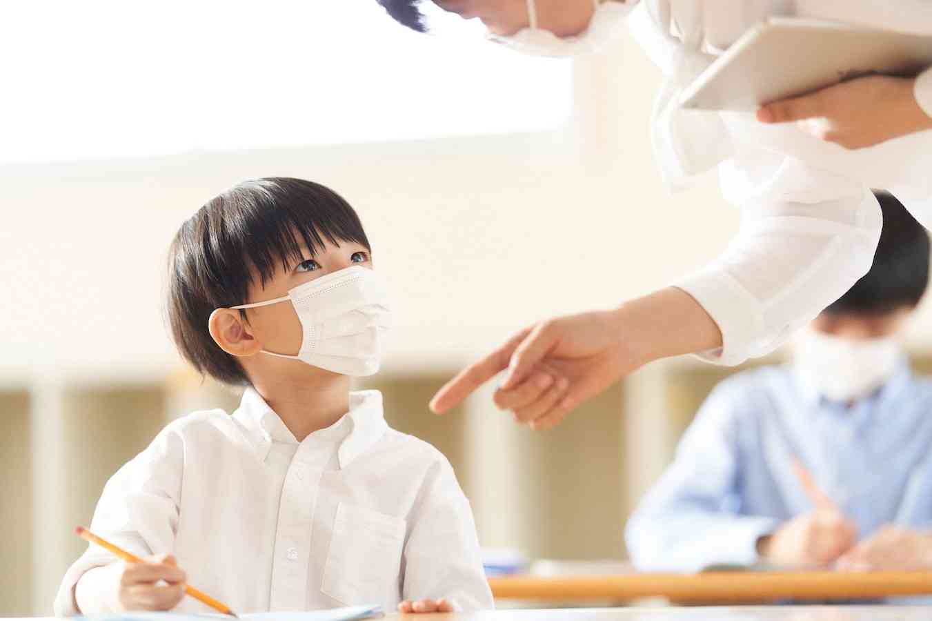 正義感が強い子どもが「マスク警察」に…街で、学校で、マスク未着用の人を厳しく取り締まった結果 - All About NEWS