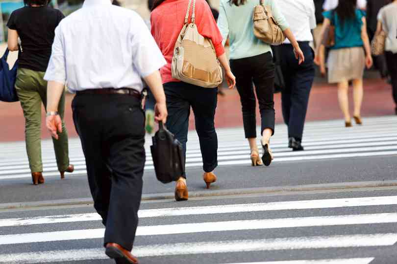暮らし向き改善｢30代4人世帯｣だけが突出、女性の正規雇用増加がもたらすインパクト | Business Insider Japan