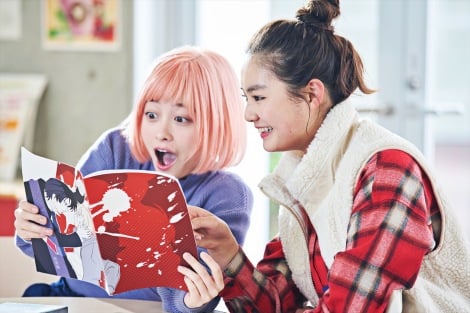 橋本環奈のギャップある表情に心撃ち抜かれる!? 映画『バイオレンスアクション』場面写真