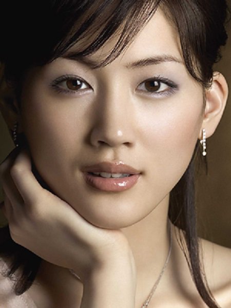 濃いメイクが似合うと思う芸能人、似合わないと思う芸能人