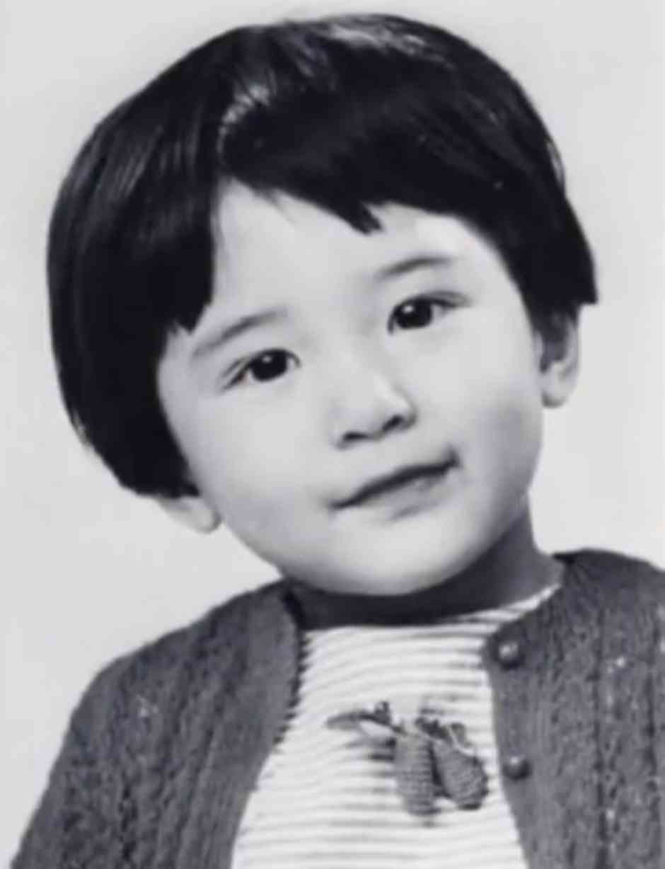 横目する人、すること