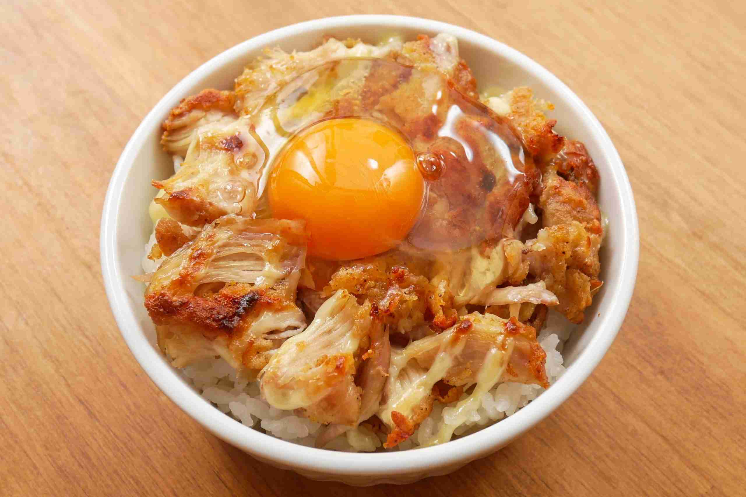 ケンタッキー公式の「卵かけご飯」が反則級のウマさ　一度は試してほしい – Sirabee