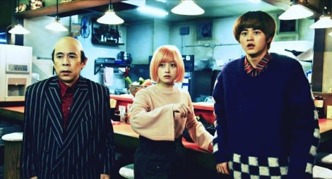 橋本環奈のギャップある表情に心撃ち抜かれる!? 映画『バイオレンスアクション』場面写真