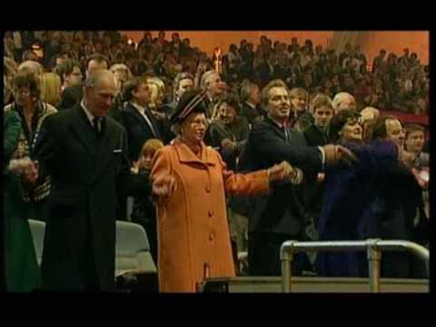 Coldplay - Violet Hill (Dancing Politicians) - YouTube