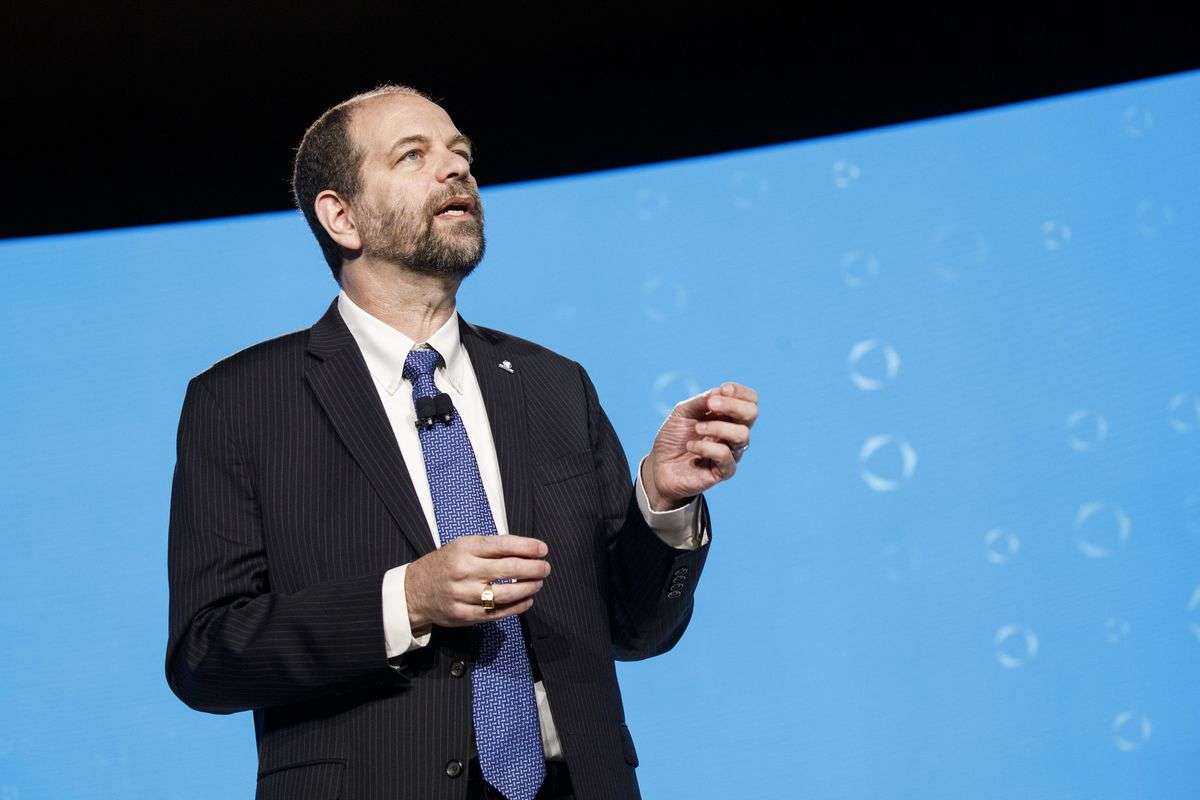 ＥＶ革命が減速危機、電池材料不足で車両価格高騰－トヨタ幹部が警告 - Bloomberg