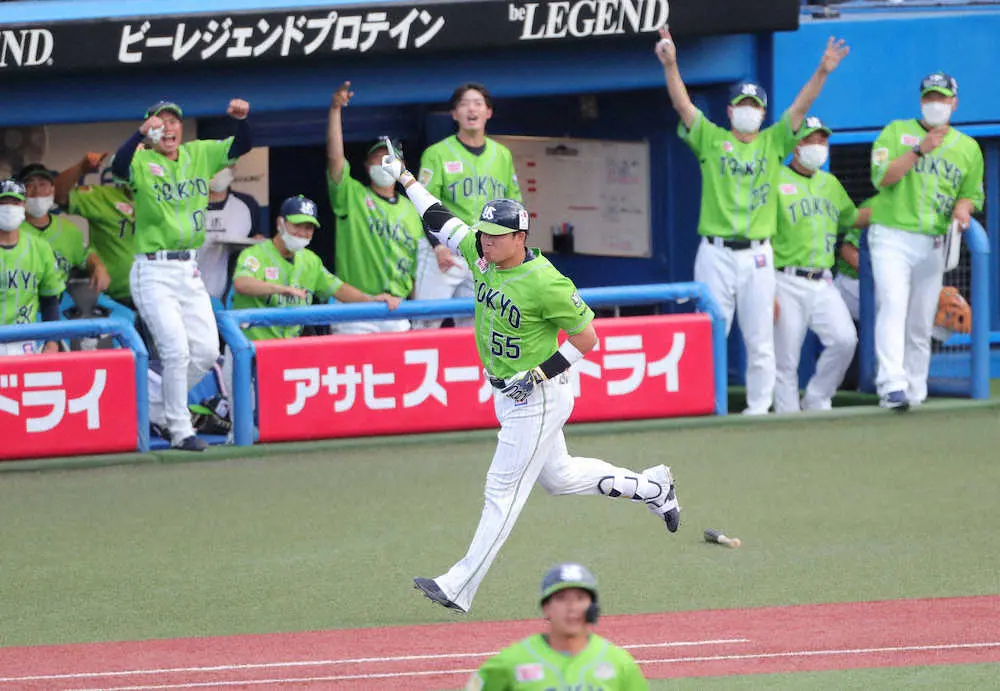 【ヤクルト】乱打戦制し史上初の全11球団連続カード勝ち越し！村上8回に26号決勝3ラン！前日大敗の雪辱果たす