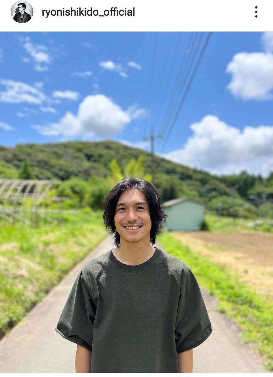 錦戸亮、長髪の３７歳最新ショットにファン歓喜「カッコよすぎる」「かわいすぎてびっくり」 : スポーツ報知