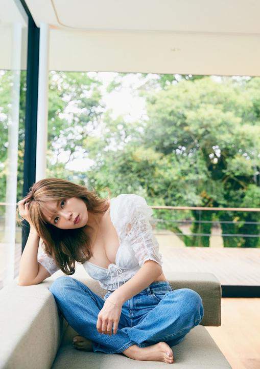 ＜AAA宇野実彩子＞4年ぶり写真集発売へ　レオタード、下着姿で美ボディー披露　「私の今を、さまざまな角度から」　2万字インタビューも