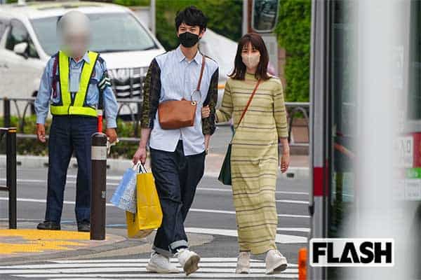 岡田将生　フジ・鈴木唯アナとの“小田急線デート”を目撃！「まさきくん」とボディタッチで甘える様子も