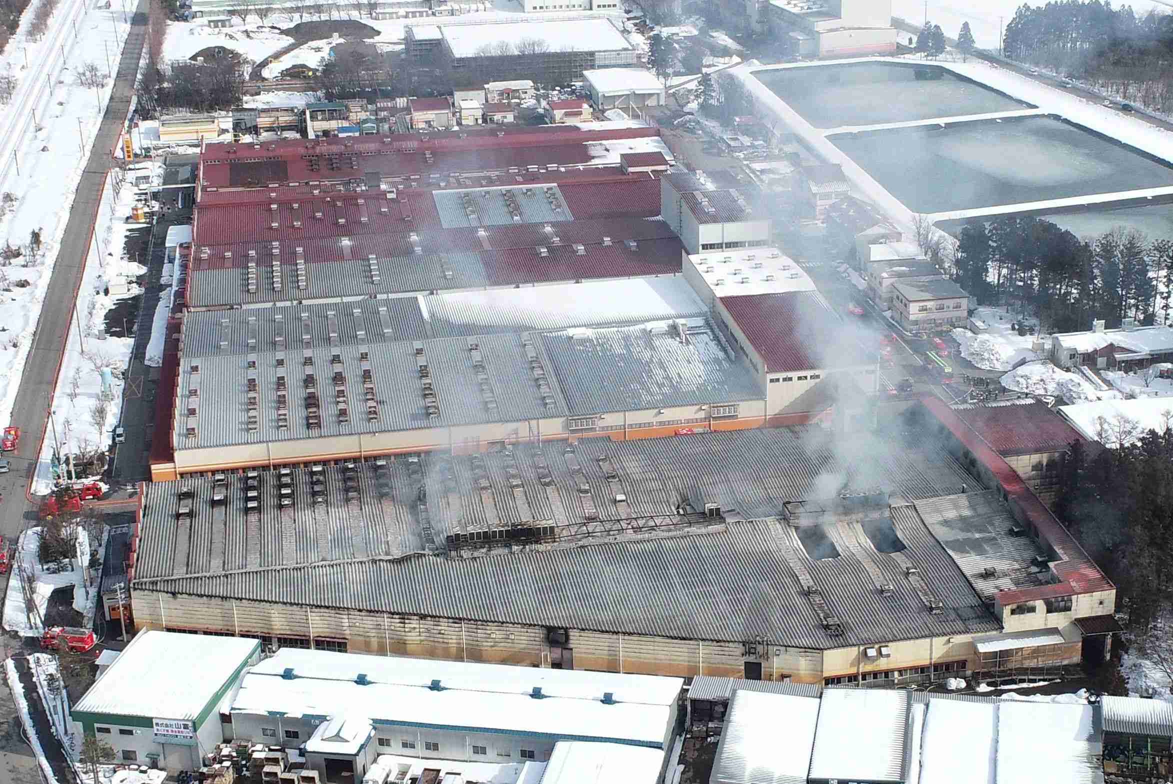 「母はなぜ犠牲に」遺族の悲しみと怒り　三幸製菓工場火災　11日で1カ月