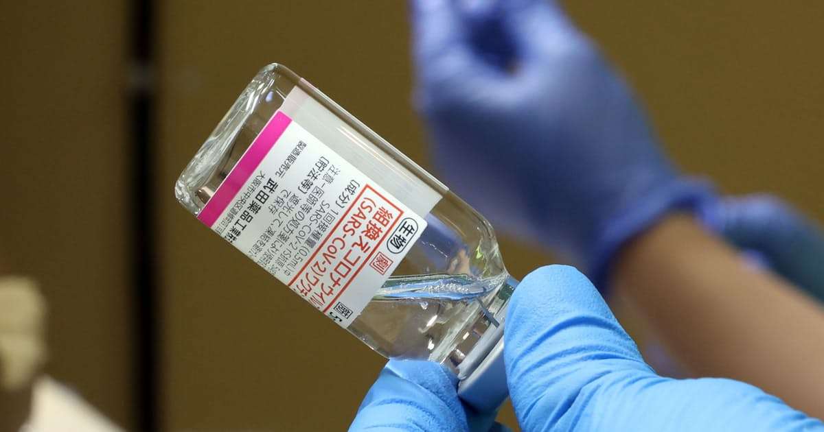 ワクチン接種券「デジタル化を検討中」　官房長官: 日本経済新聞