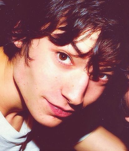 エズラ・ミラー、12歳の少女を「心理的に操り支配した」と訴えられる　被害者は疑惑を否定