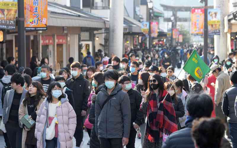 訪日客が実証ツアーでコロナ感染　政府「予測内」、医療関係者は懸念（毎日新聞） - Yahoo!ニュース