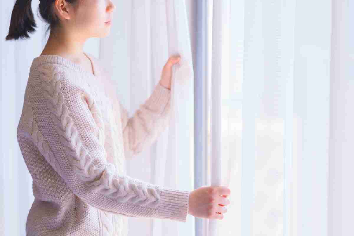 隣のマンションのベランダから部屋が丸見え…　悩ましい「住まいの眺望問題」