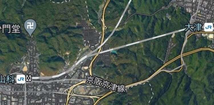 【線路内人立ち入り】琵琶湖線 大津駅～山科駅間で線路内立ち入り「撮り鉄が駅員や警察と鬼ごっこ、山科トンネル内で逃げ回って大捜索」JR神戸線や湖西線も巻き込まれ電車遅延6月19日 | まとめ部