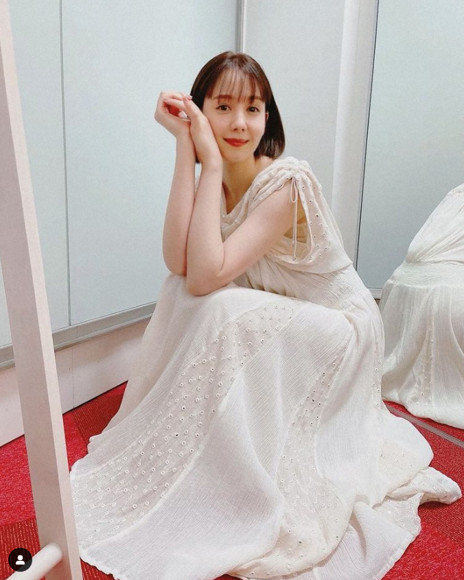 トリンドル玲奈　レースの白ワンピドレス姿公開に「似合ってるカワイイ」「美しい」「超素敵です」― スポニチ Sponichi Annex 芸能