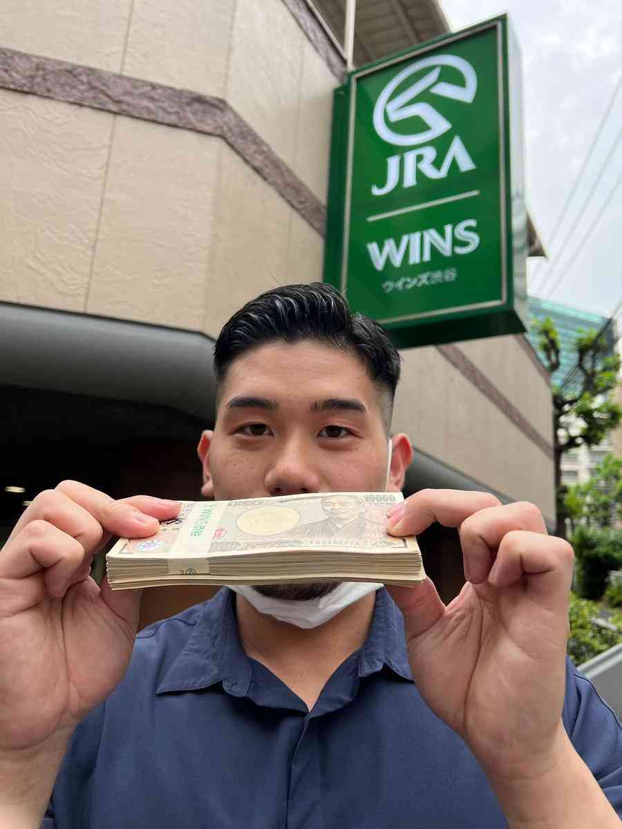 初任給全額を競馬にぶちこみ132万円に。SNSで話題“大胆すぎる新入社員”を直撃した