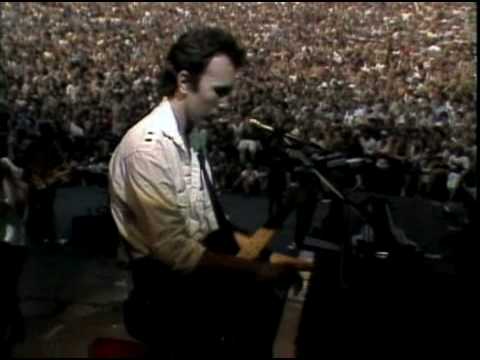 U2- New Years Day (Live 1983 Germany) - YouTube
