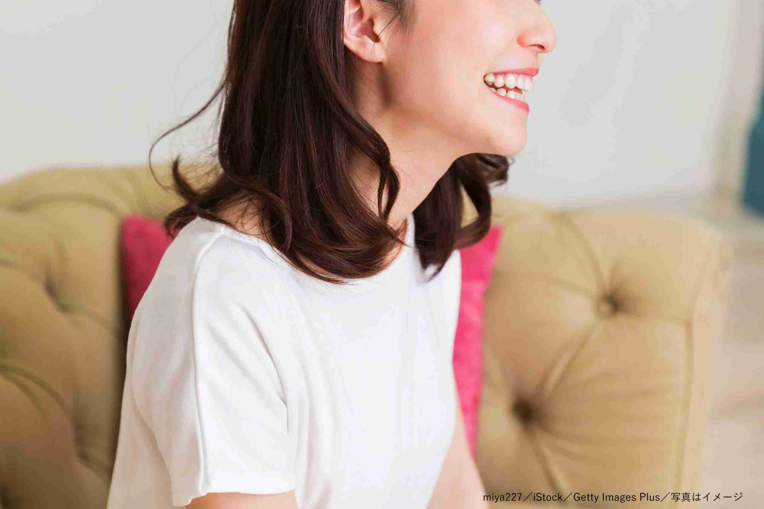 無料で手に入れたソファの中に480万円が…　全額返金した女性の善良ぶりが話題 – Sirabee