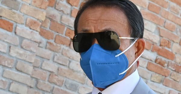 麻生太郎氏「まだ生きてんの？」過去に長期療養の水道橋博士への“暴言”に相次ぐ批判 | 女性自身
