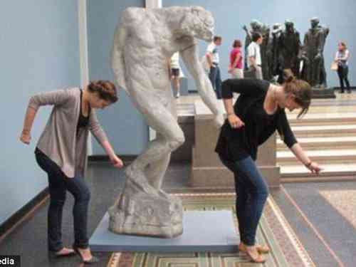 【何の意味がある?】決めポーズが集まるトピ