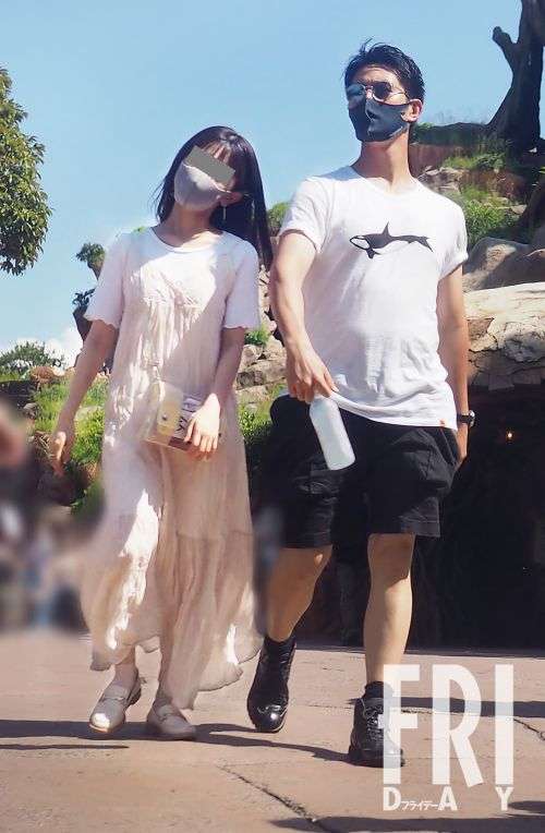 工藤阿須加が９歳年下の美女と「夢の国」デート！（FRIDAY） - Yahoo!ニュース