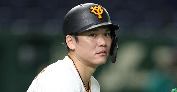 坂本勇人　女性に“噛みつき”報道で際立つ長野久義の紳士ぶり…ファンも「見習え」と呆れ声 | 女性自身