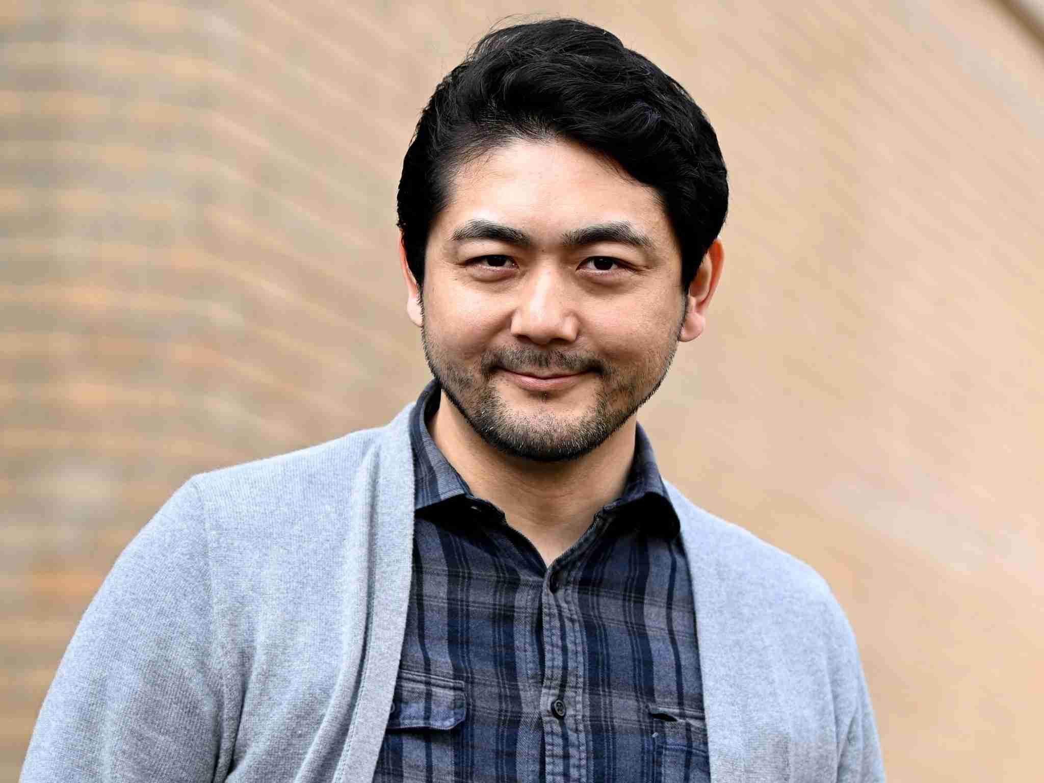 「ハリウッドで日本人は差別され…」天然パーマを矯正された俳優、松崎悠希さんの怒り