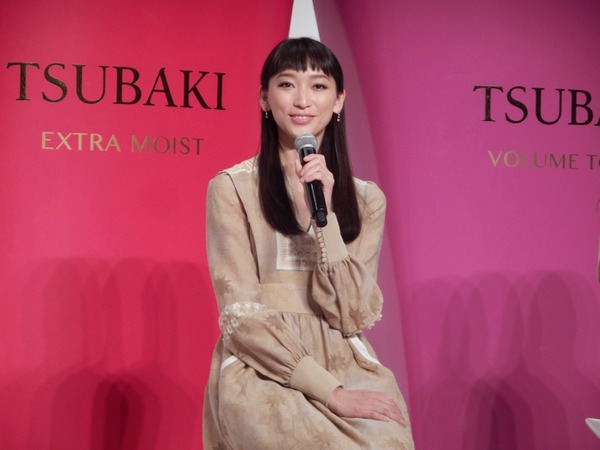 杏、南海キャンディーズ山里との意外な関係！「家のソファーで寝ていたりする」!? | RBB TODAY