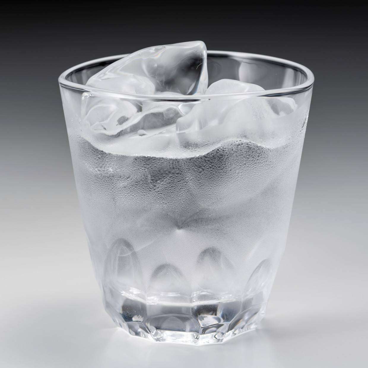 氷がなくなっても大丈夫。“たった30分”で氷を作る方法